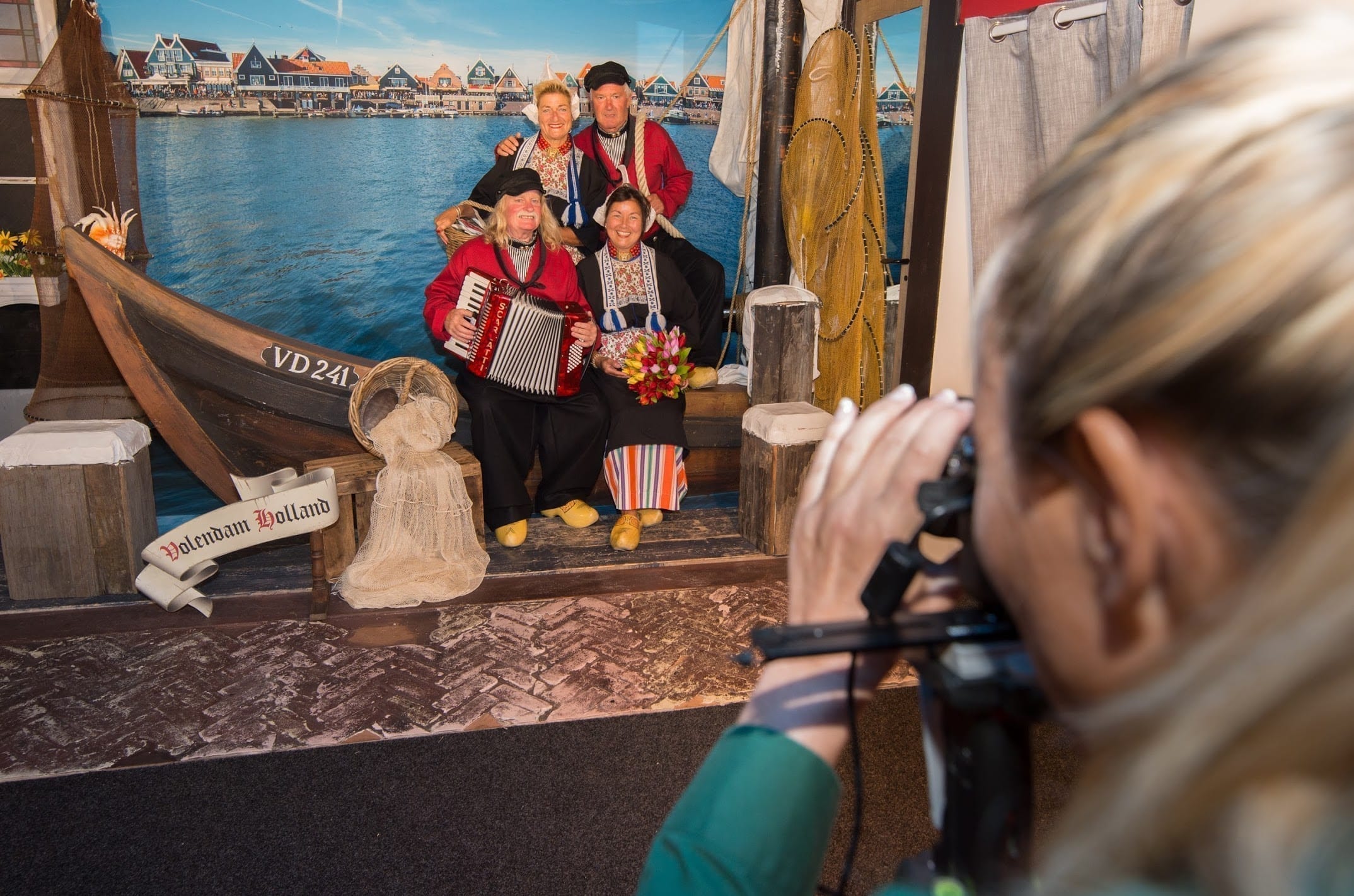 Welp Foto in Volendam klederdracht, ook voor groepen | Rent & Event HB-01